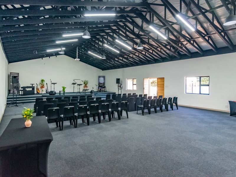 1487m2 Prime Louis Botha Avenue Property with Endless Potential - Photo 9