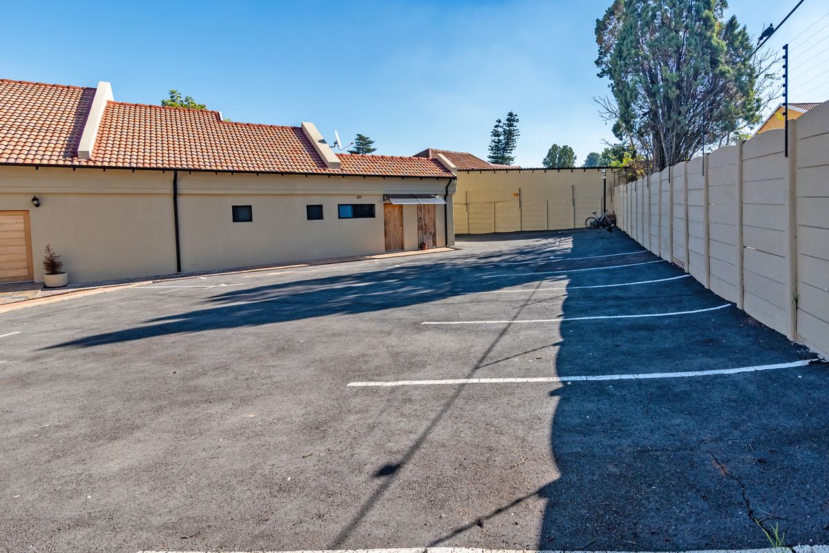 1487m2 Prime Louis Botha Avenue Property with Endless Potential - Photo 2