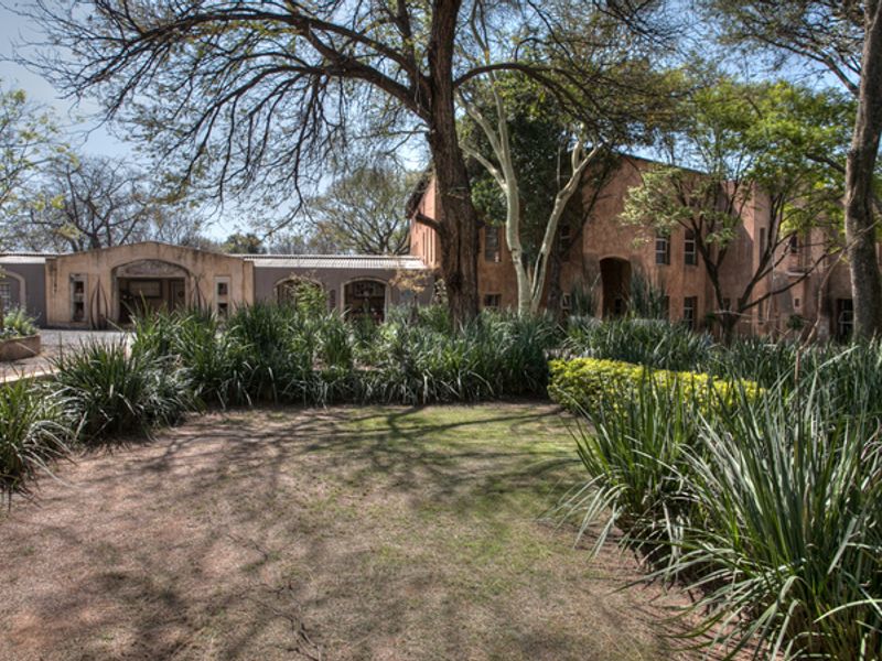 Stunning 13,000m2 hotel for sale in Nooitgedacht, Krugersdorp - a prime investment opportunity awai - Photo 3