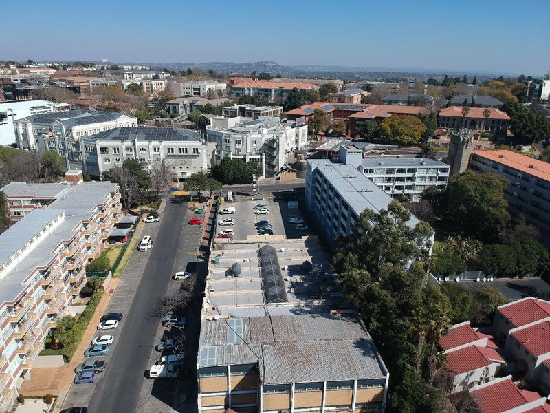 LOCATION LOCATION LOCATION - PRIME POSITION LAND FOR SALE IN PRESTIGIOUS AND BUSTLING ILLOVO SANDTON - Photo 3