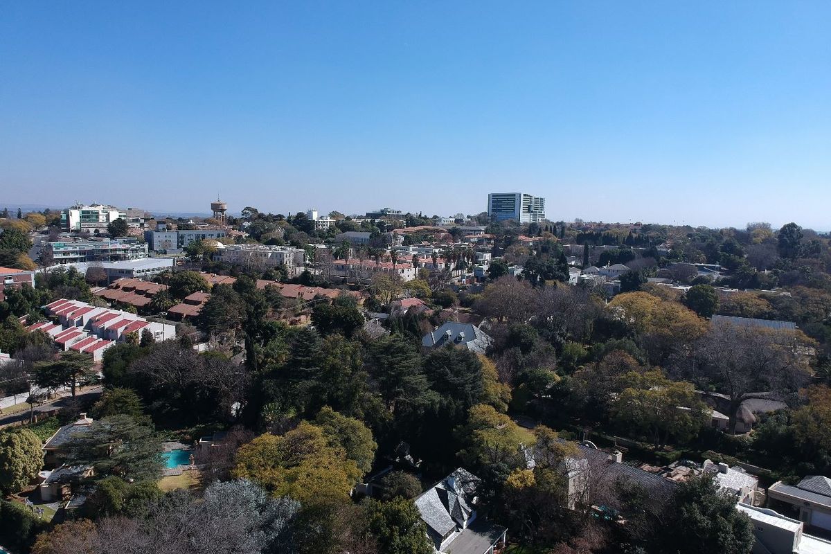 LOCATION LOCATION LOCATION - PRIME POSITION LAND FOR SALE IN PRESTIGIOUS AND BUSTLING ILLOVO SANDTON - Photo 5