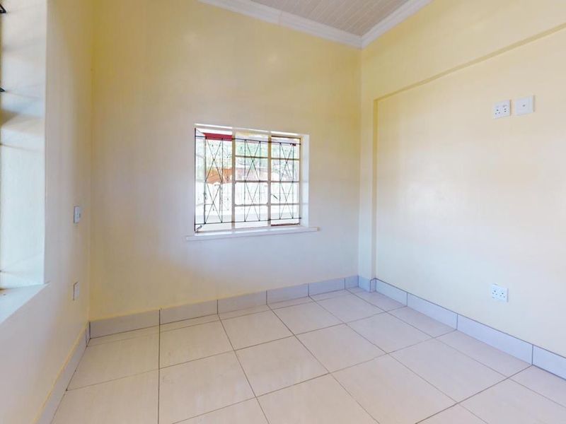 Spacious 929m2 office for sale in Upington Central—ideal for your business growth and investment! - Photo 9