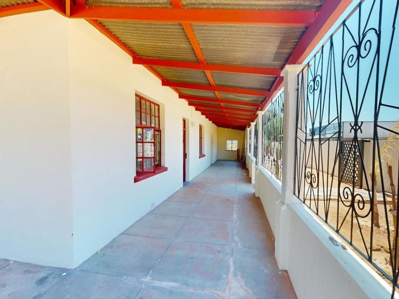 Spacious 929m2 office for sale in Upington Central—ideal for your business growth and investment! - Photo 5