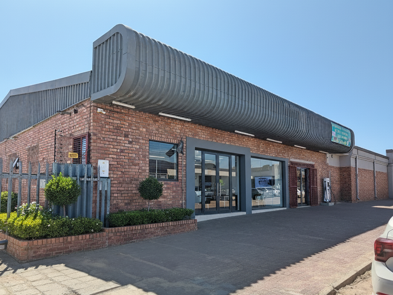 Spacious Commercial Property Standerton Central—perfect investment opportunity in a prime location - Photo 2
