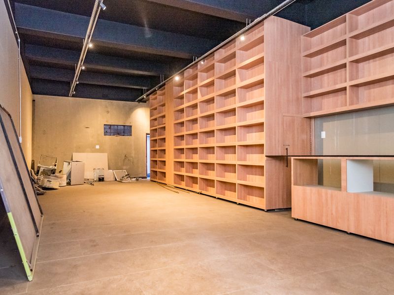 MIXED USE PROPERTY. PRIME LOCATION. INCOME GENERATOR WITH LONG LEASES ± R1.5m P/A - Photo 6