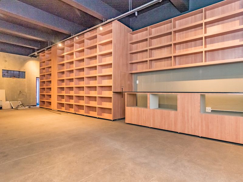 MIXED USE PROPERTY. PRIME LOCATION. INCOME GENERATOR WITH LONG LEASES ± R1.5m P/A - Photo 5