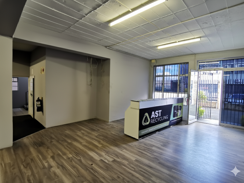 Prime Two-Level Industrial Facility To Let in Kew, Johannesburg - Photo 2