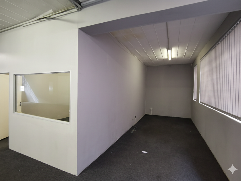 Prime Two-Level Industrial Facility To Let in Kew, Johannesburg - Photo 6