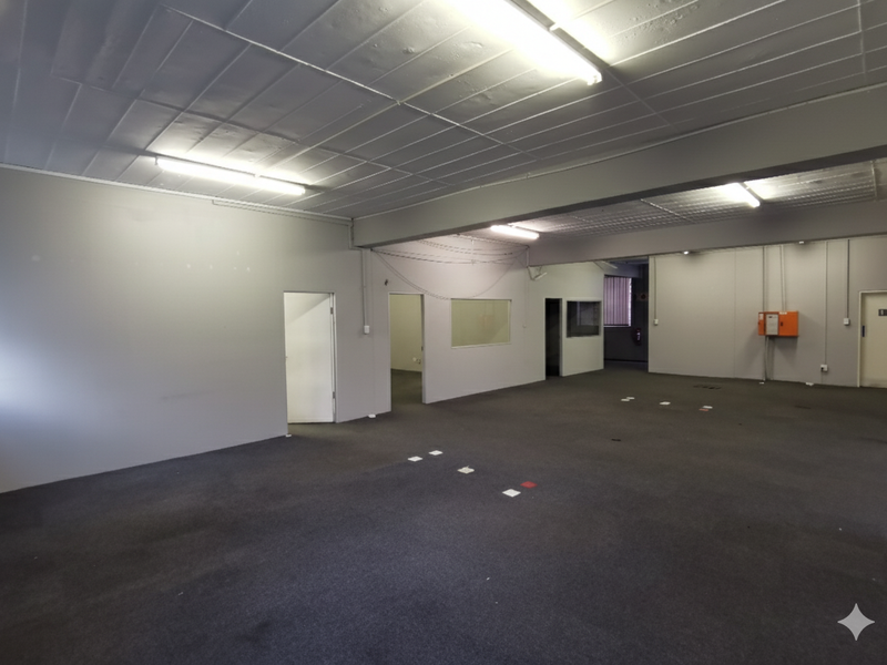 Prime Two-Level Industrial Facility To Let in Kew, Johannesburg - Photo 4