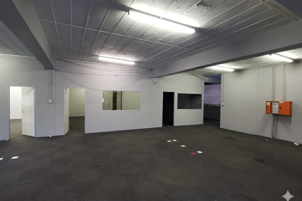 Prime Two-Level Industrial Facility To Let in Kew, Johannesburg - Photo 3