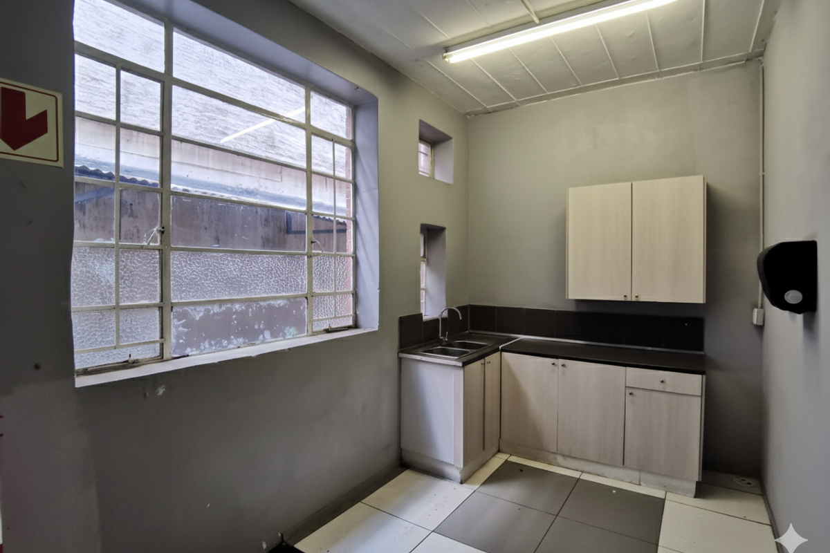 Prime Two-Level Industrial Facility To Let in Kew, Johannesburg - Photo 5