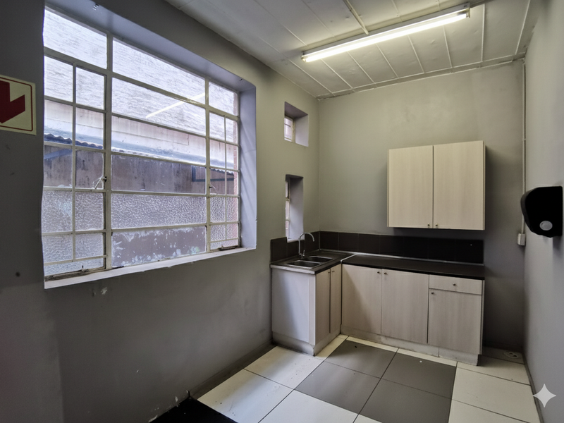 Prime Two-Level Industrial Facility To Let in Kew, Johannesburg - Photo 5