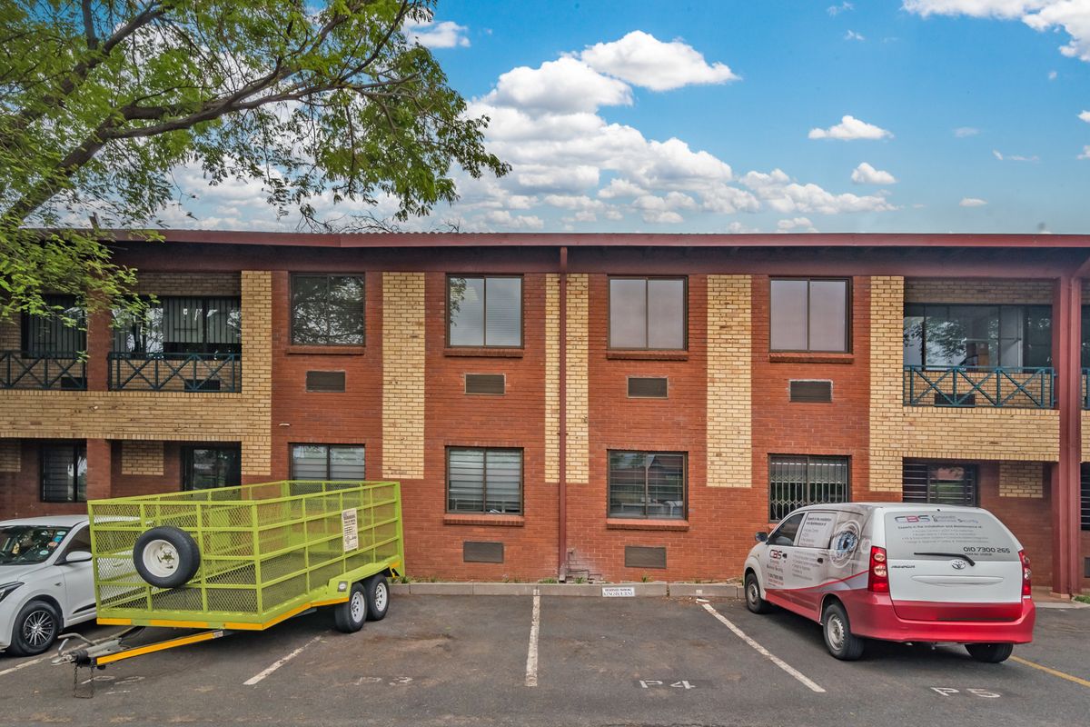 PRIME COMMERCIAL OFFICE - 87m2. CORPORATE DISPOSAL. - Photo 3