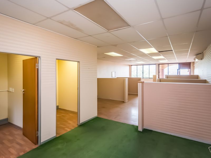 PRIME COMMERCIAL OFFICE - 87m2. CORPORATE DISPOSAL. - Photo 9