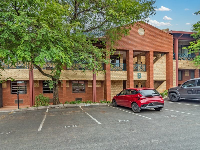 PRIME COMMERCIAL OFFICE - 87m2. CORPORATE DISPOSAL. - Photo 4