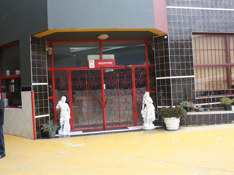 Spacious m2 workshop for sale in La Rochelle, Johannesburg—ideal for entrepreneurs and creators! - Photo 9