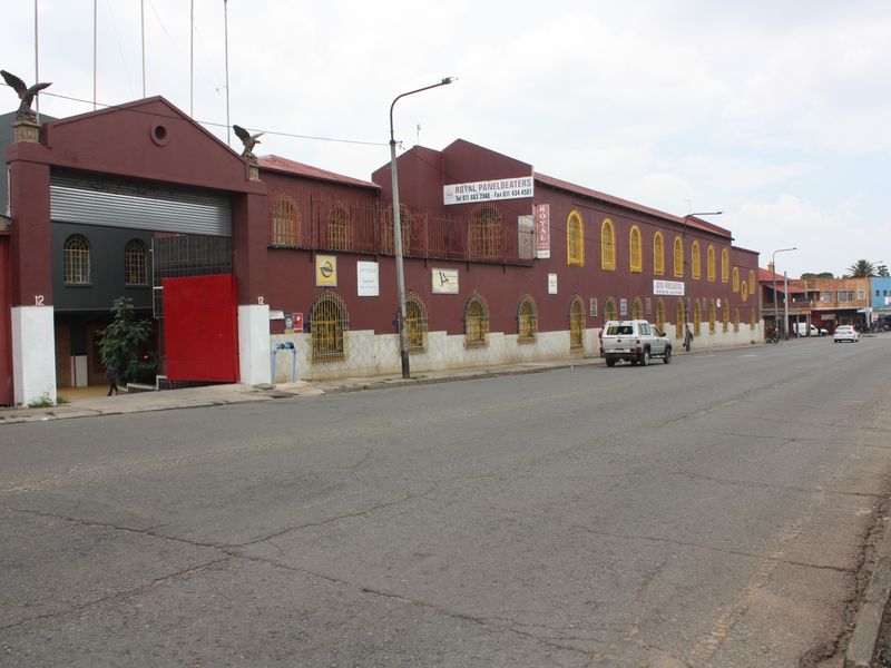 Spacious m2 workshop for sale in La Rochelle, Johannesburg—ideal for entrepreneurs and creators! - Photo 4