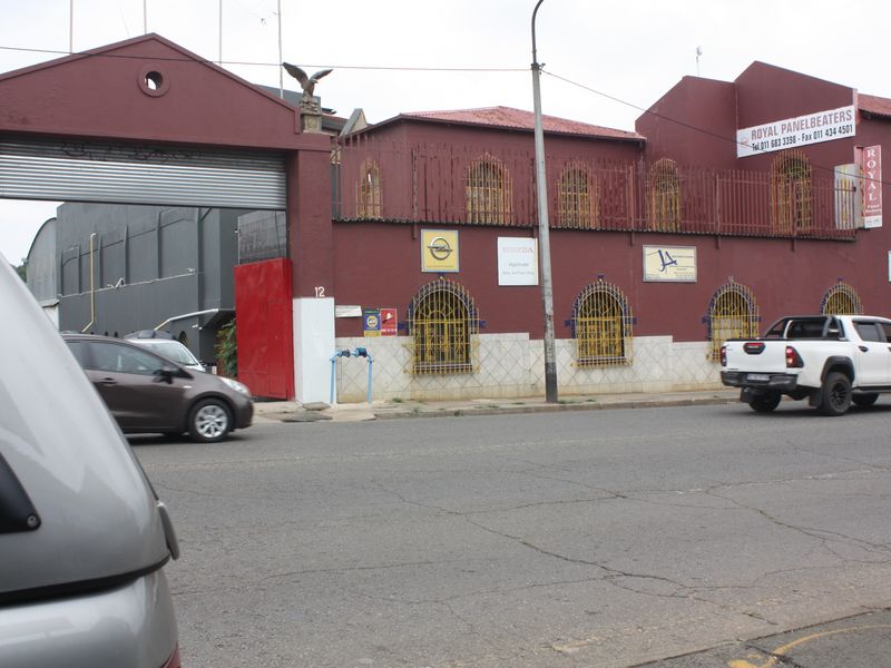 Spacious m2 workshop for sale in La Rochelle, Johannesburg—ideal for entrepreneurs and creators! - Photo 2