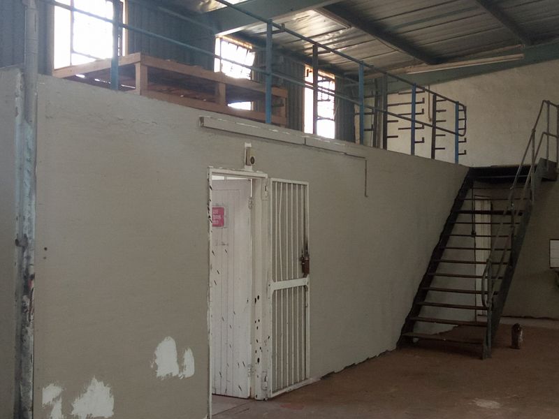 Industrial Site with workplaces - Photo 10