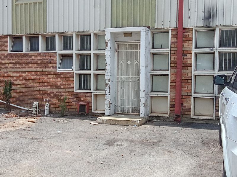 Industrial Site with workplaces - Photo 7