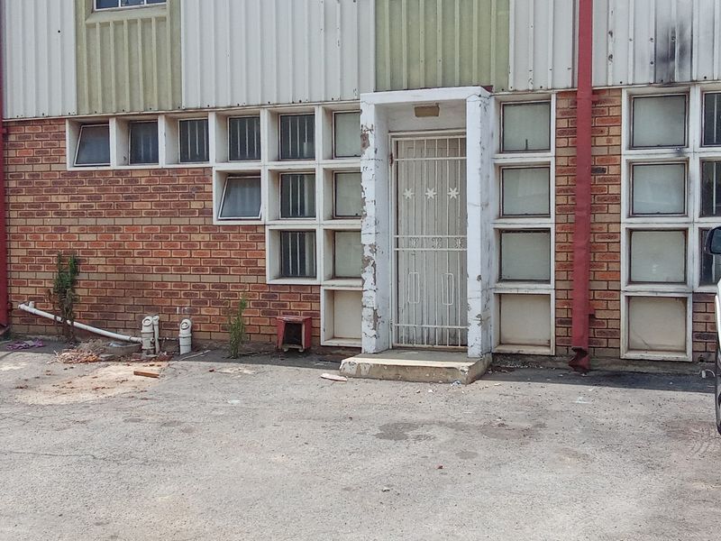 Industrial Site with workplaces - Photo 6