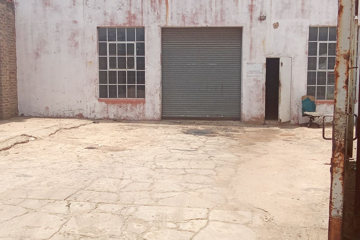 Industrial Site with workplaces - Photo 3