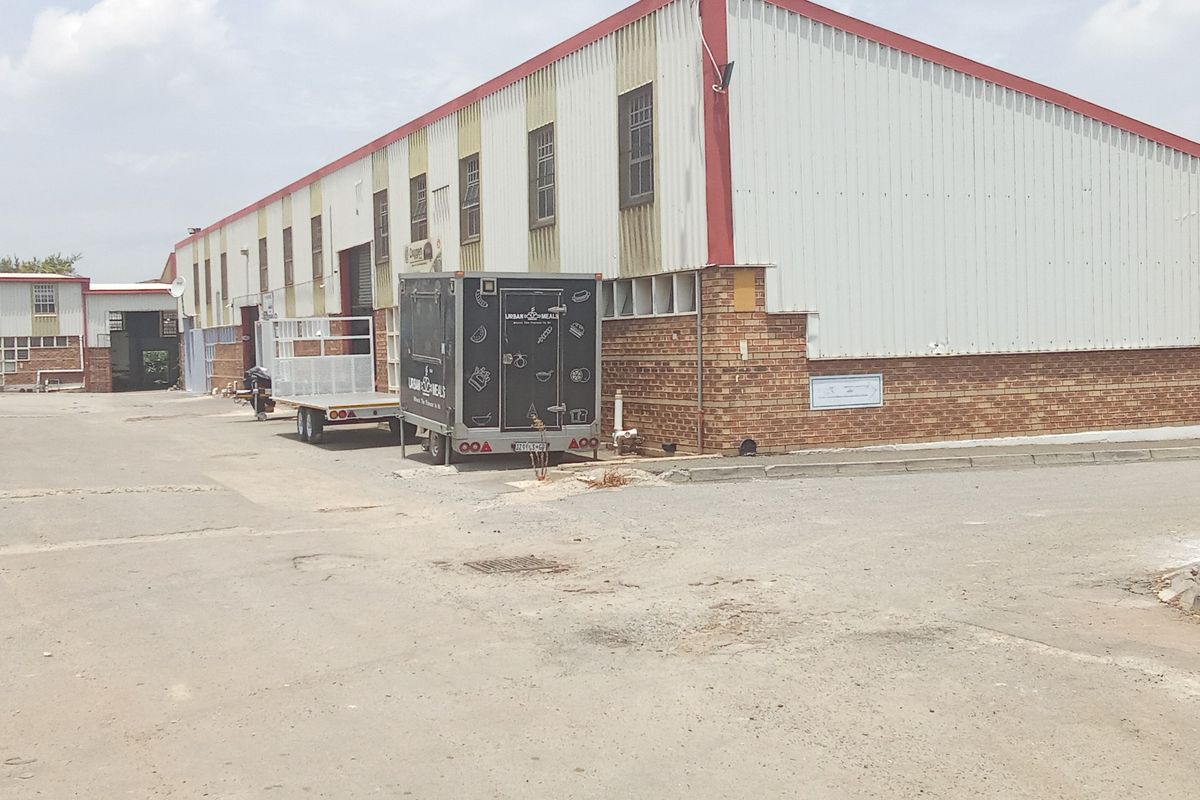 Industrial Site with workplaces - Photo 4