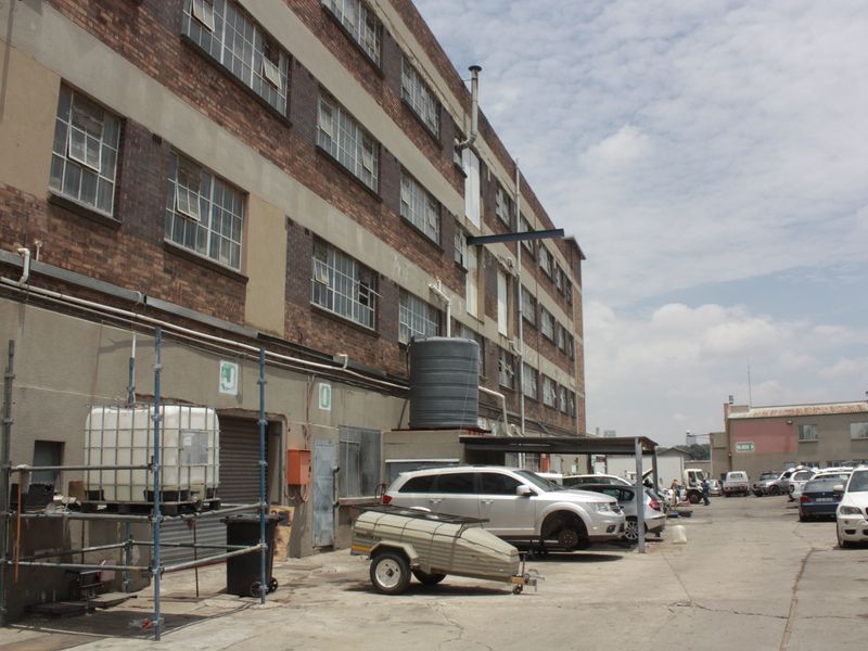 Industrial Site with workplaces - Photo 5