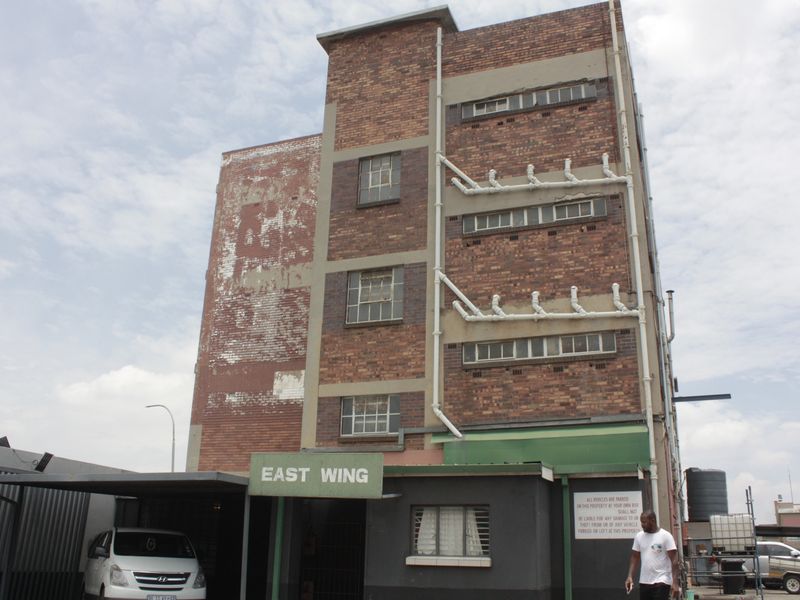 Industrial Site with workplaces - Photo 3