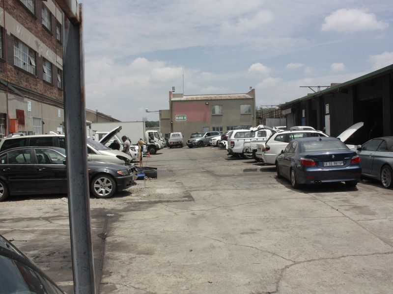 Industrial Site with workplaces - Photo 6