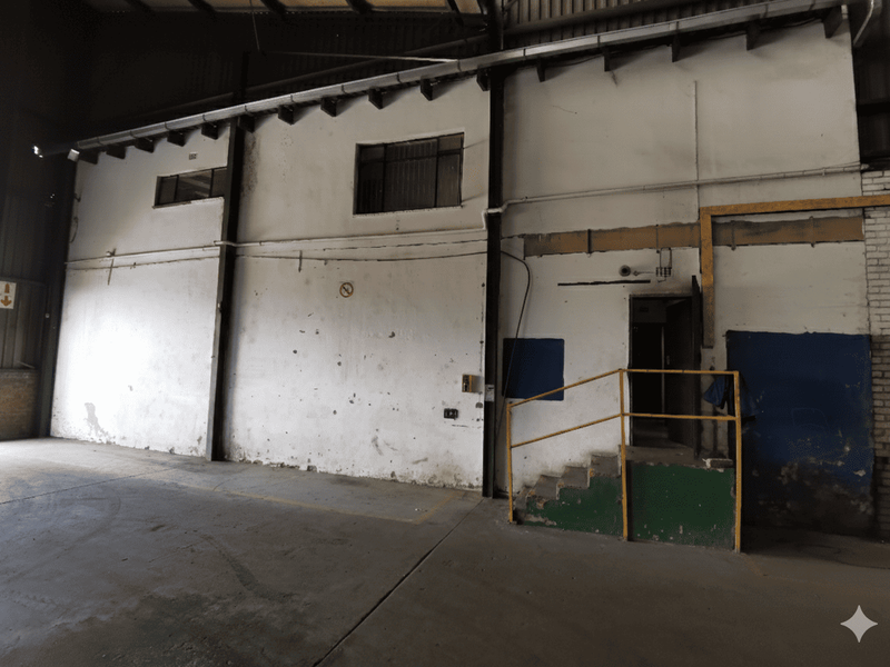 Exceptional Volume and Expansive Yard, Kew - Johannesburg - Photo 7