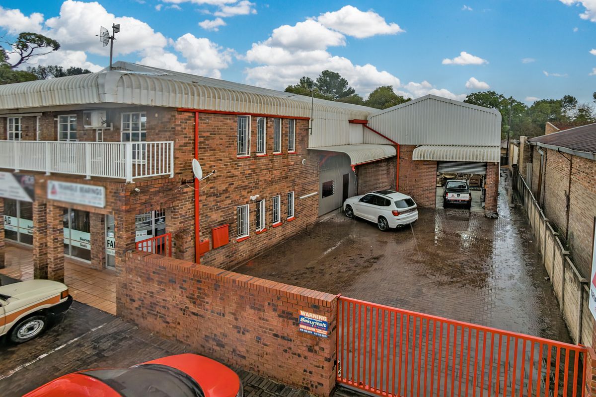 PRIME FREESTANDING INDUSTRIAL WAREHOUSE WITH HIGH VISABILTY FRONTAGE - Photo 4