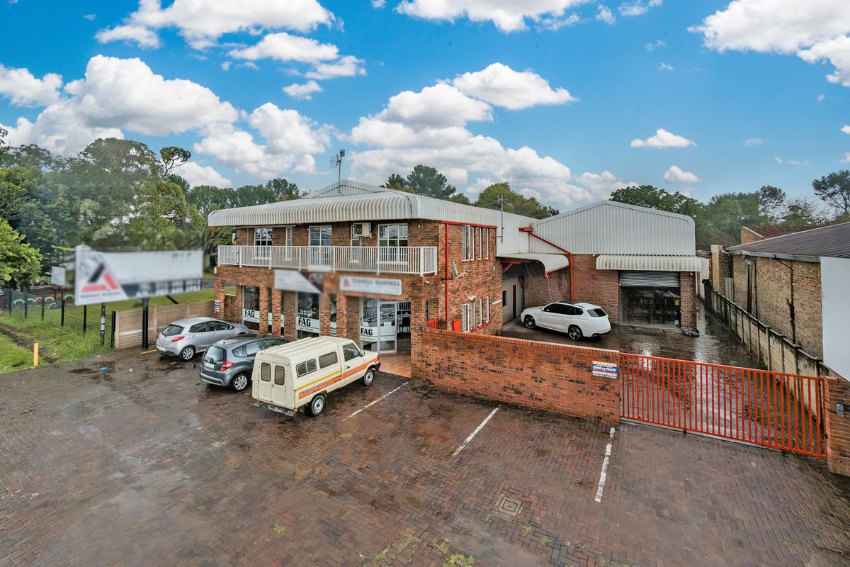 PRIME FREESTANDING INDUSTRIAL WAREHOUSE WITH HIGH VISABILTY FRONTAGE - Photo 3