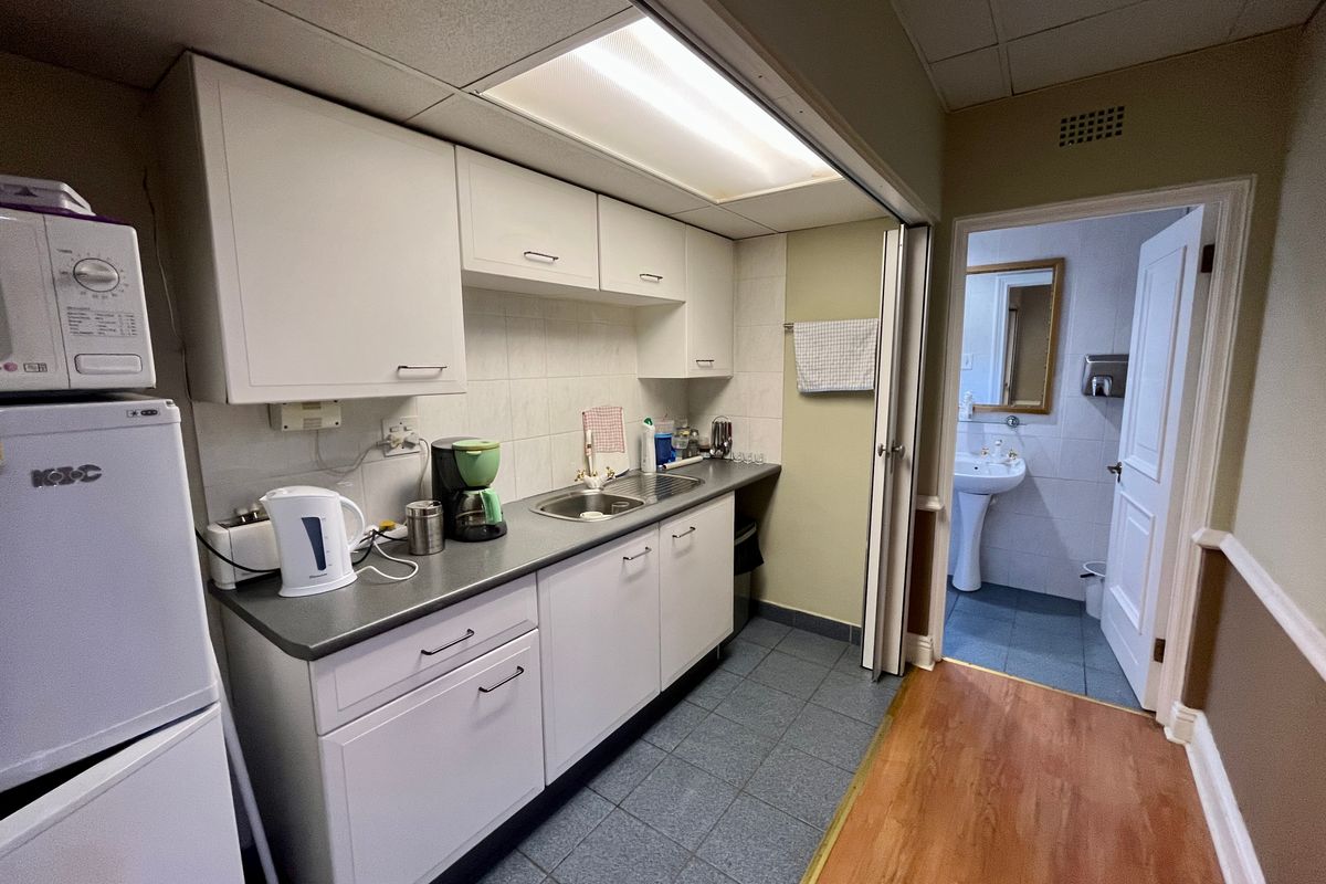 Quiet productive environment for your small business - Photo 5