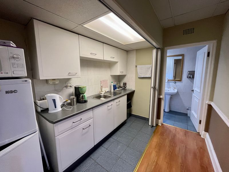 Quiet productive environment for your small business - Photo 5