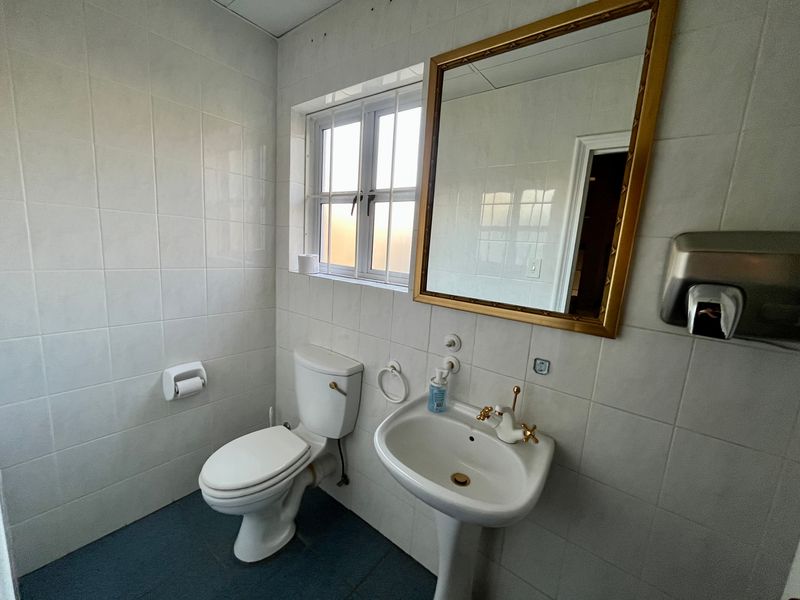 Quiet productive environment for your small business - Photo 10