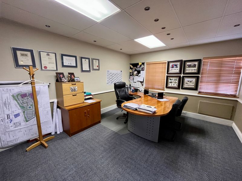 Quiet productive environment for your small business - Photo 4