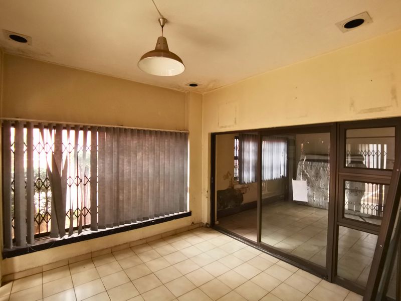 High-Capacity 1487m2 Multi-Dwelling Property in Prime Bramley - Photo 9