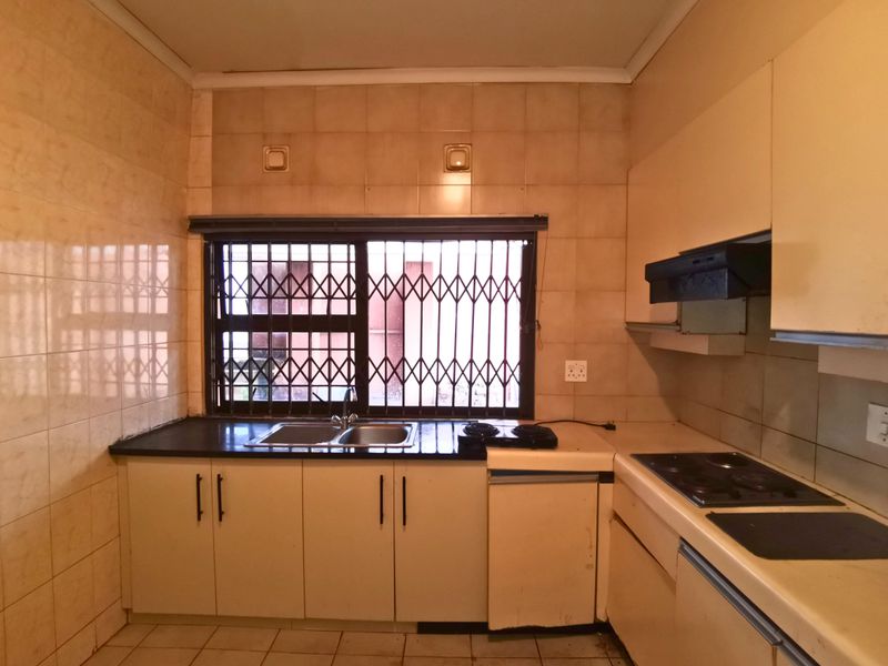 High-Capacity 1487m2 Multi-Dwelling Property in Prime Bramley - Photo 5