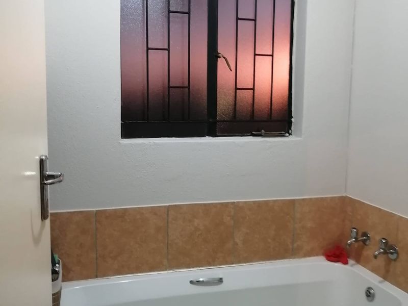 Two Bedroom for sale in Ext 27 - Photo 8