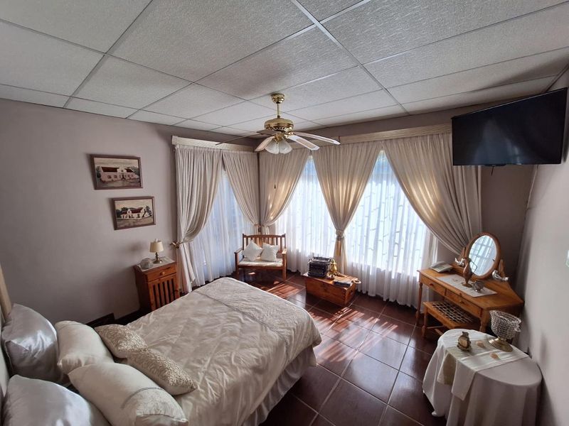 "Step into Luxury at This Premier Wierdapark Residence" - Photo 6