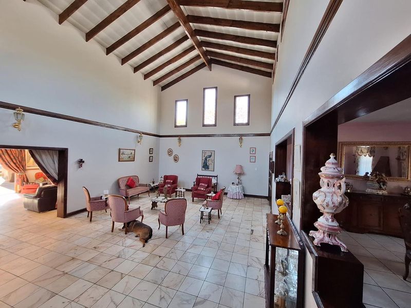 "Step into Luxury at This Premier Wierdapark Residence" - Photo 4