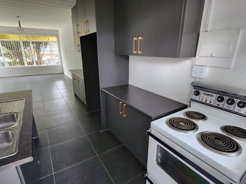 UPDATED GROUND FLOOR UNIT - Photo 10