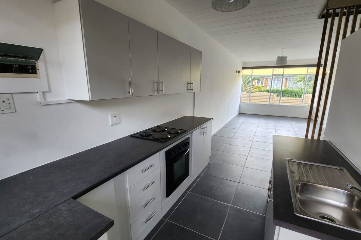 UPDATED GROUND FLOOR UNIT - Photo 5