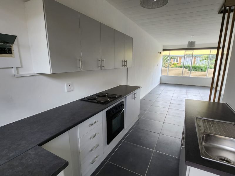 UPDATED GROUND FLOOR UNIT - Photo 5