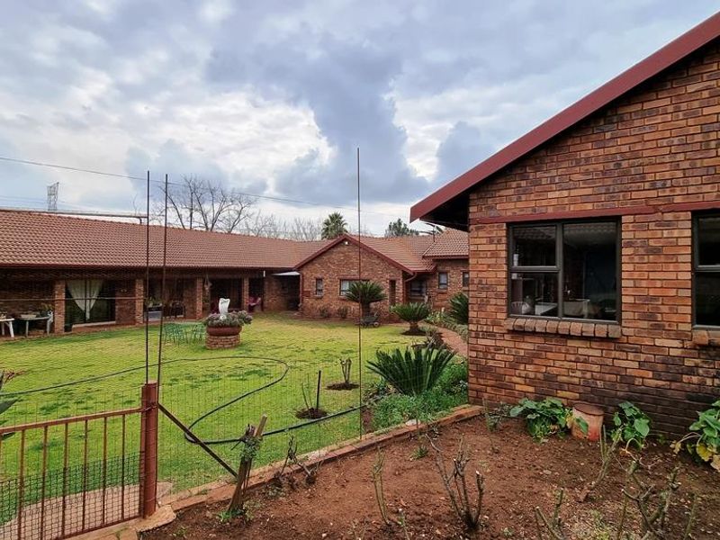 15-bedroom farm in Raslouw, Centurion . - Photo 5