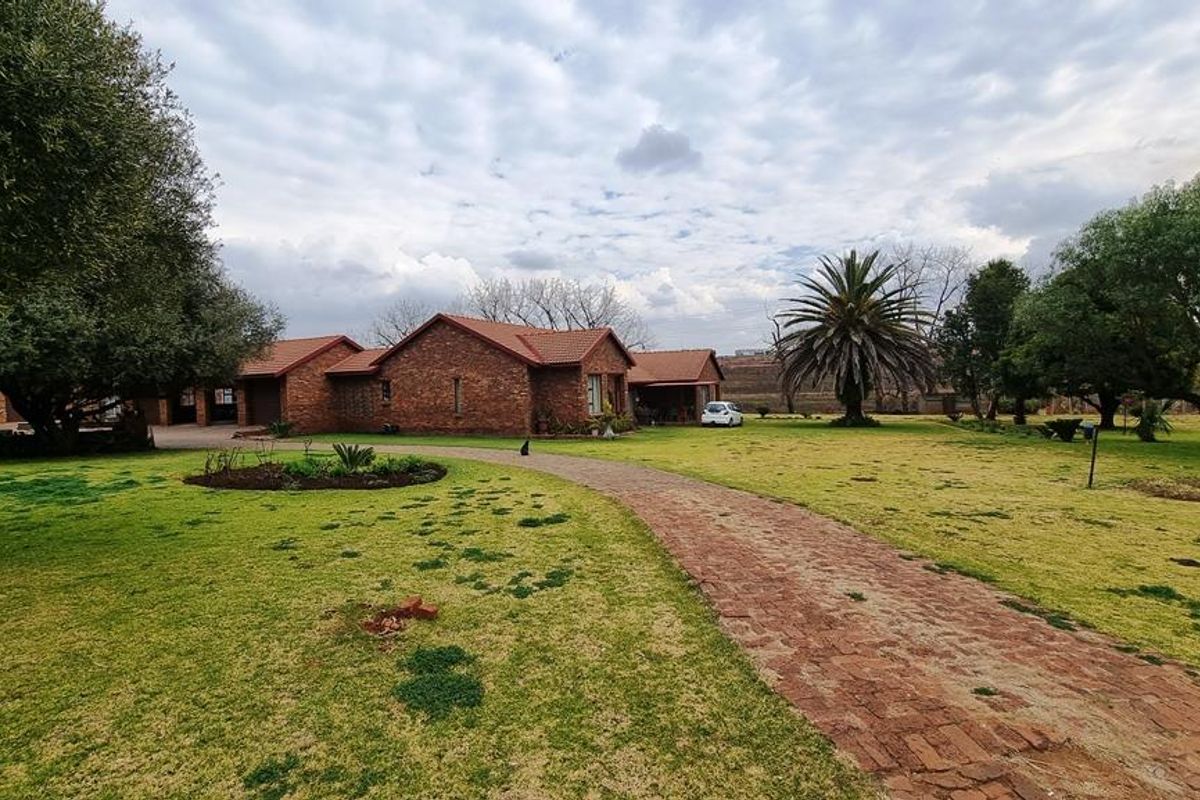 15-bedroom farm in Raslouw, Centurion . - Photo 4