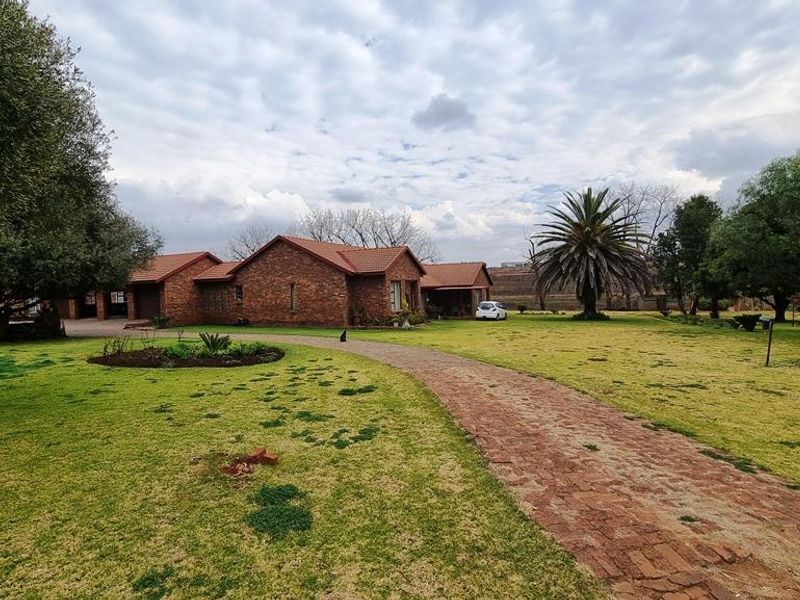 15-bedroom farm in Raslouw, Centurion . - Photo 4