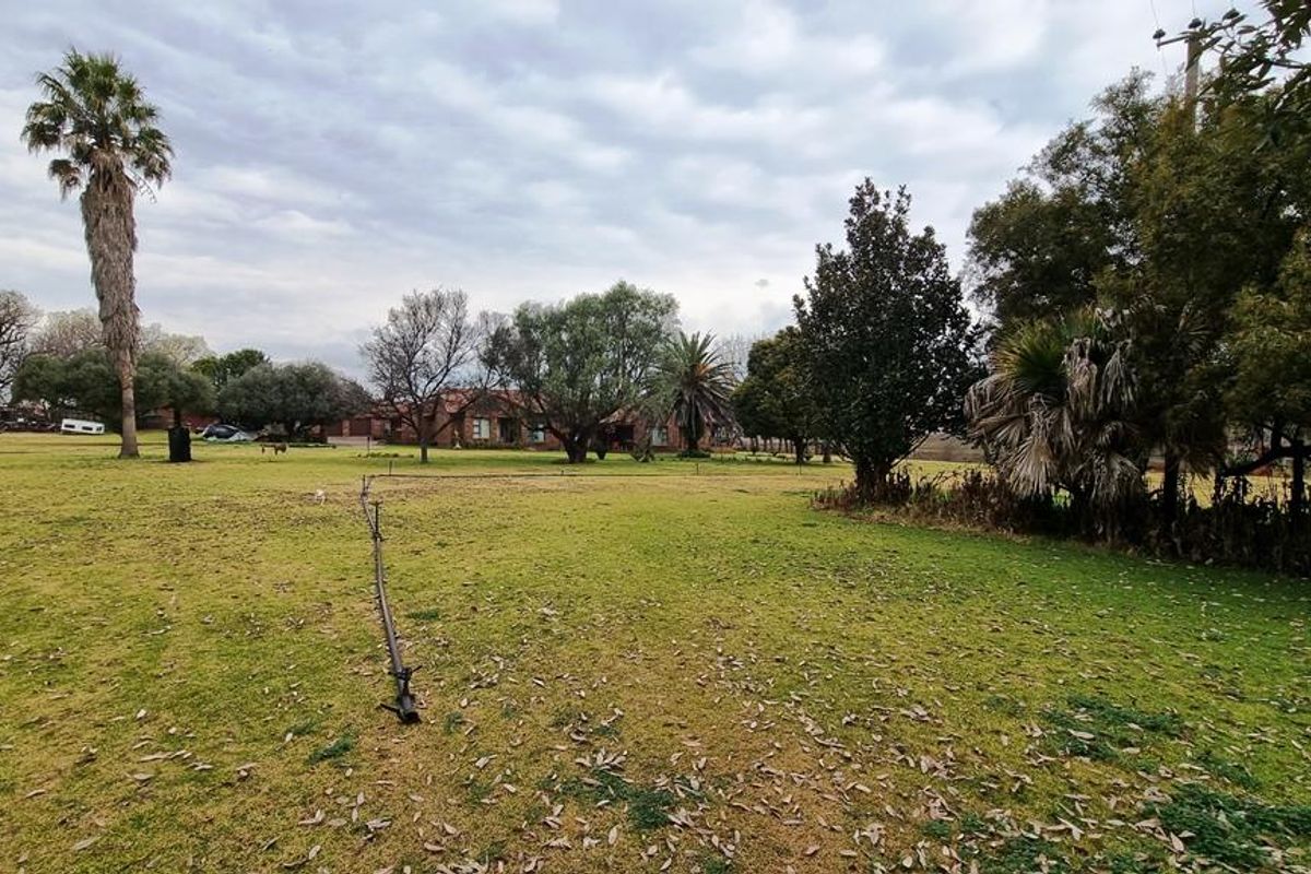 15-bedroom farm in Raslouw, Centurion . - Photo 3