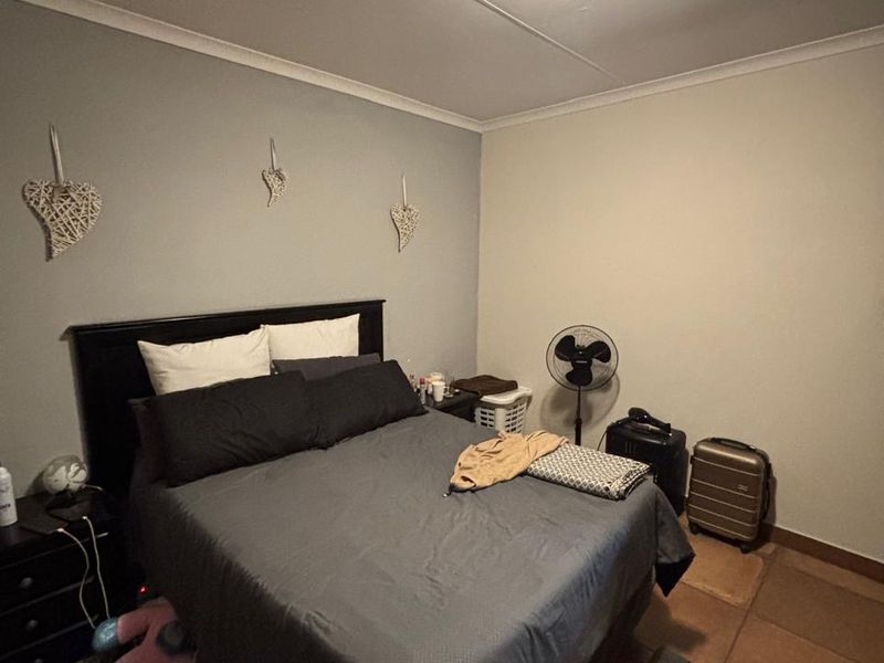 Neat 2 Bedroom 2 Bathroom for Rent - Photo 4